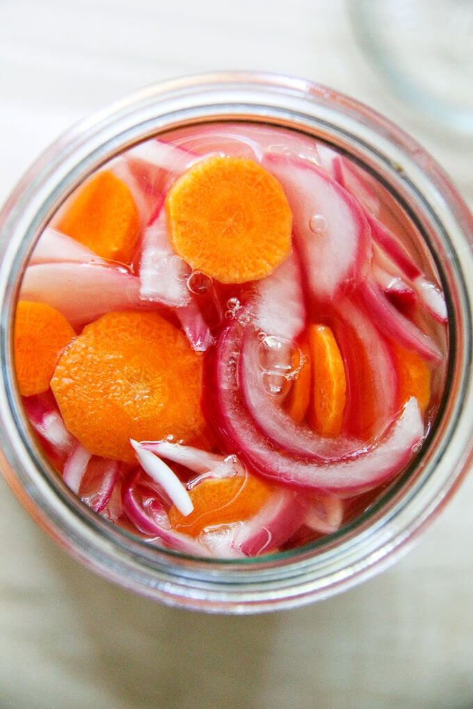Quick Homemade Refrigerator Pickles: Ready in 30 Mins for Any Meal